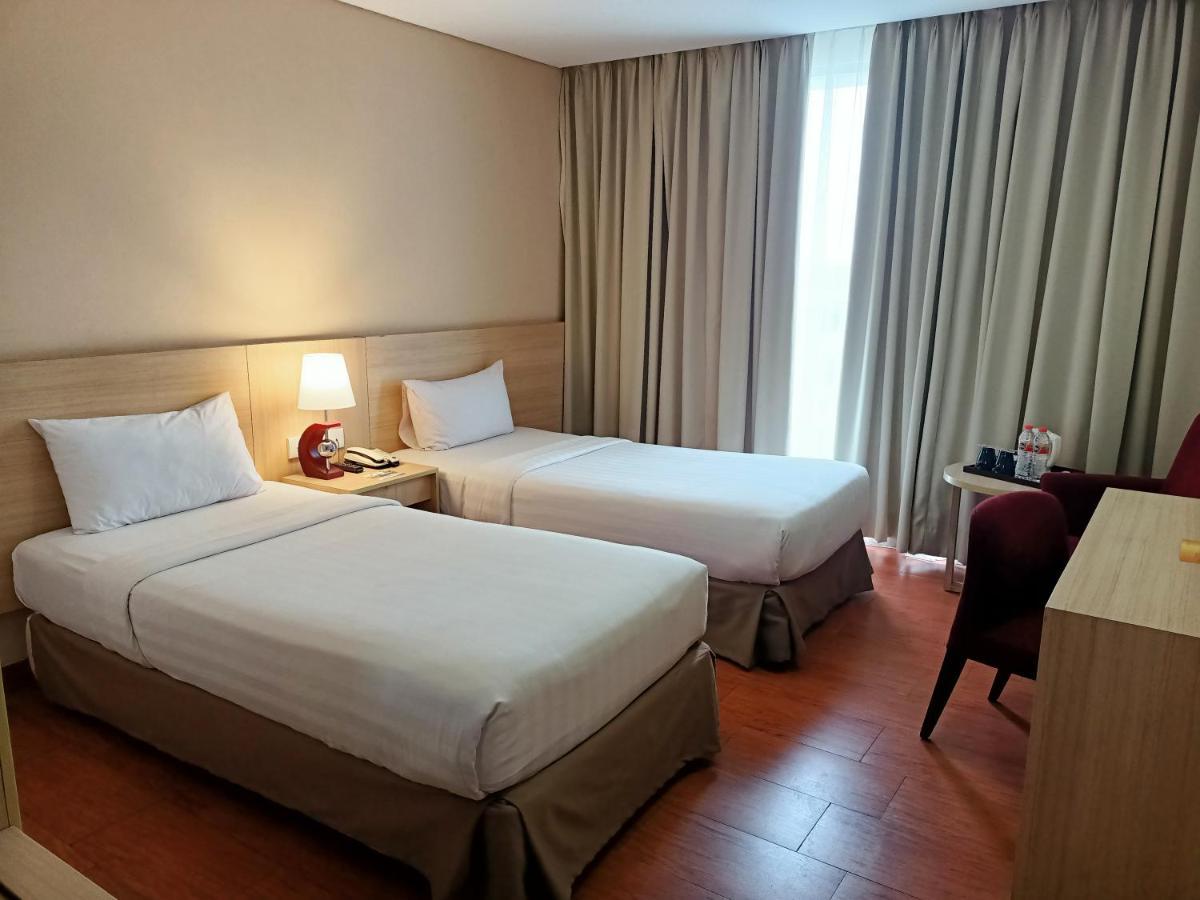 Days Hotel & Suites By Wyndham Jakarta Airport Tangerang Exterior foto