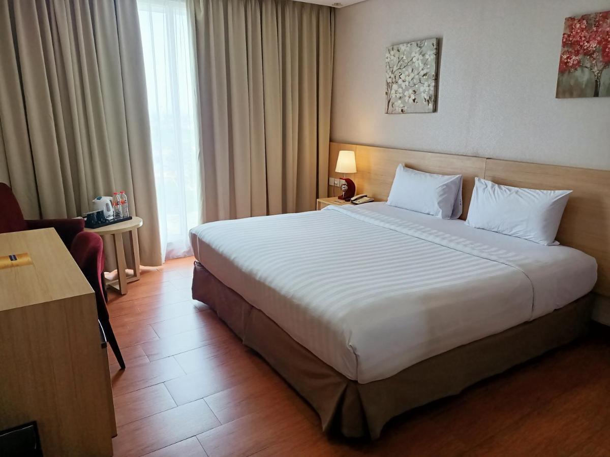 Days Hotel & Suites By Wyndham Jakarta Airport Tangerang Exterior foto