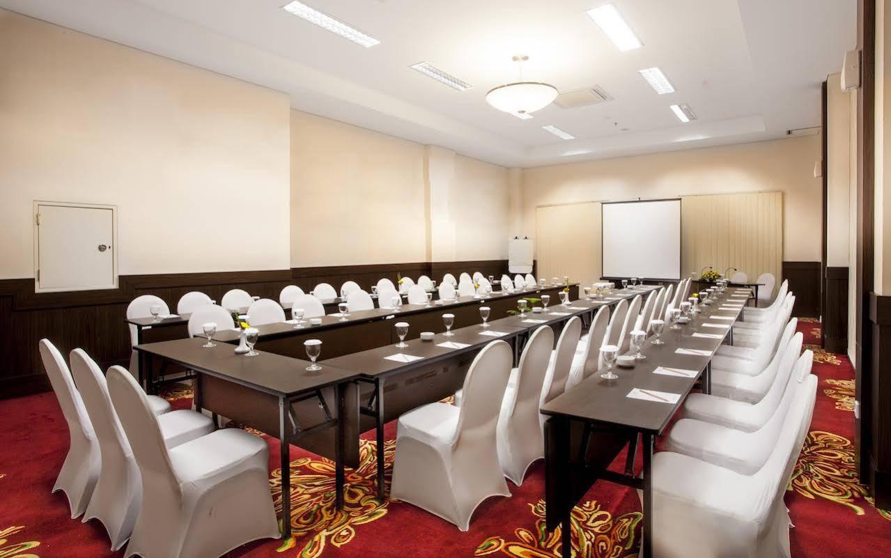 Days Hotel & Suites By Wyndham Jakarta Airport Tangerang Exterior foto